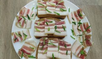 Сланината става мека като масло и просто се топи в устата. Рецептата спечели милиони сърца