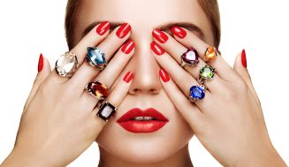 Четири причини да си купите бижута от медицинска стомана: Съвети, насоки и видове бижута